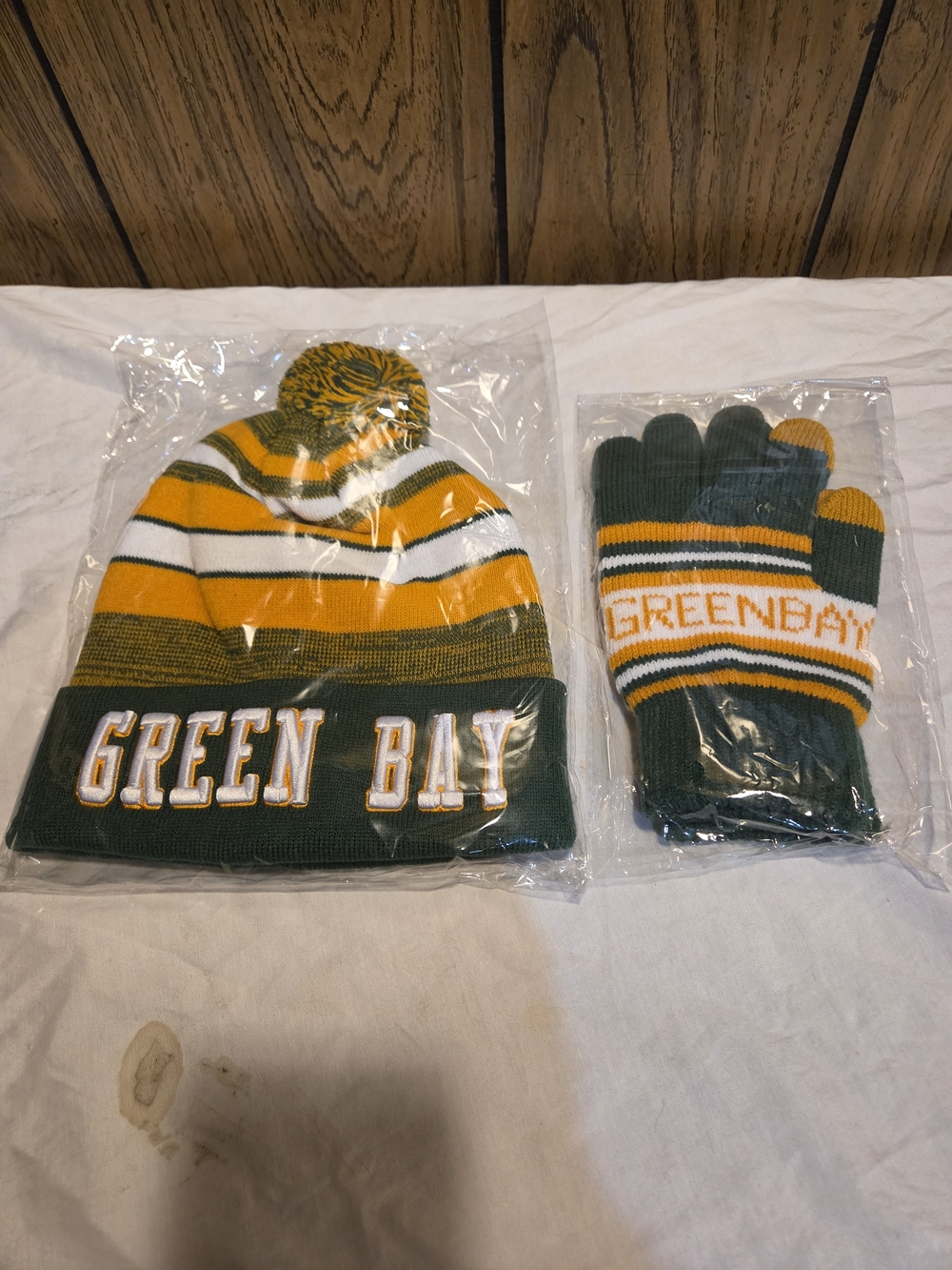 Green Bay Packers Winter Hat And Gloves New In Package Beanie